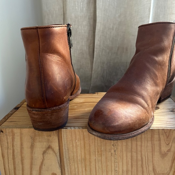 Frye Carson Piping Caramel Brown Bootie - Picture 5 of 7